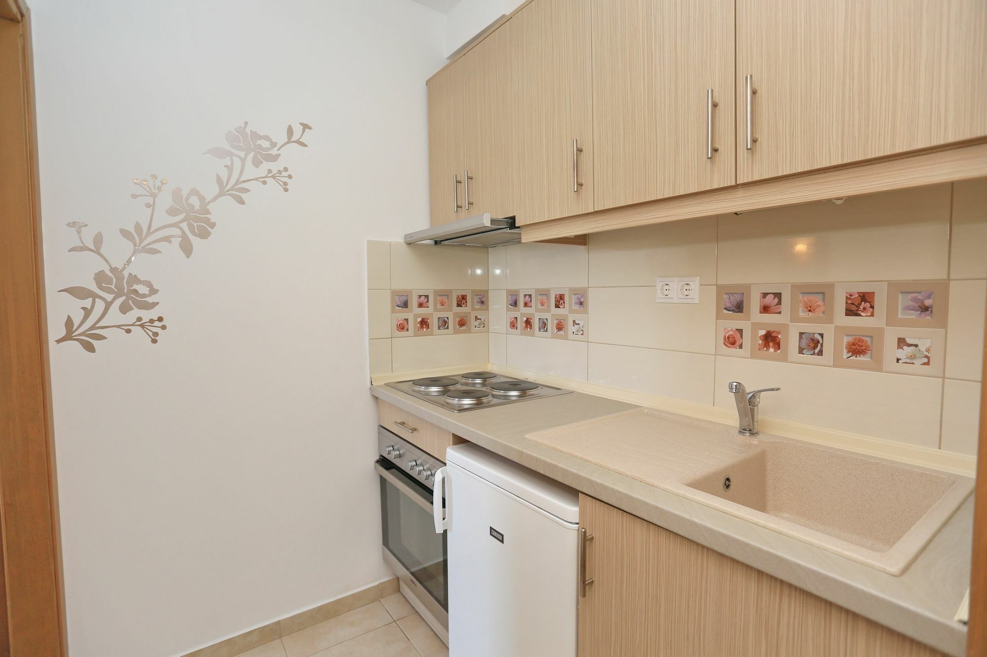 חניוטי Hotel Apartment Kastoria מראה חיצוני תמונה